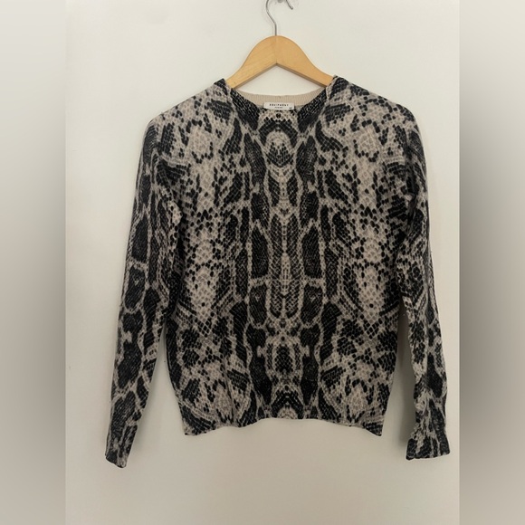 Equipment 100% Cashmere Snakeskin Print Sweater – Size Small - Picture 4 of 9